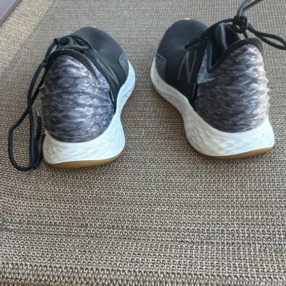 Excellent condition, New Balance Black Sneakers with Gold Highlights - Picture 3 of 6